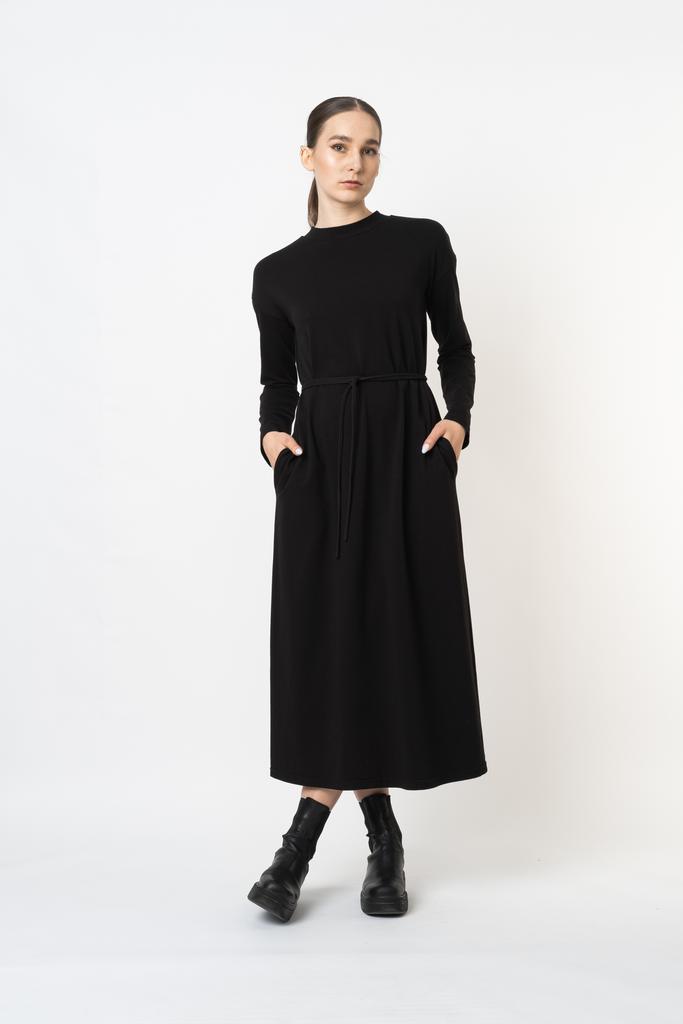 Платье с длинным рукавом в чёрном цвете