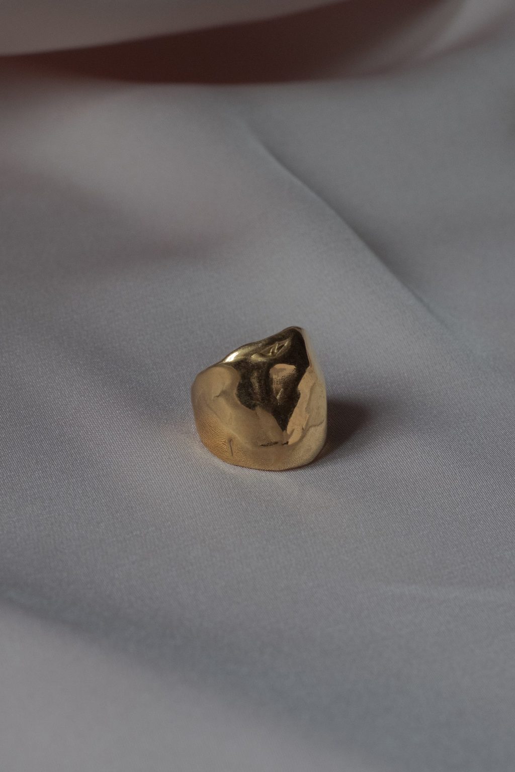 Кафф средний в золотом цвете Sergacheva