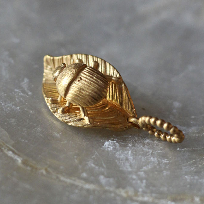 Садовый жук - позолота | Garden Beetle - gold plated pendant