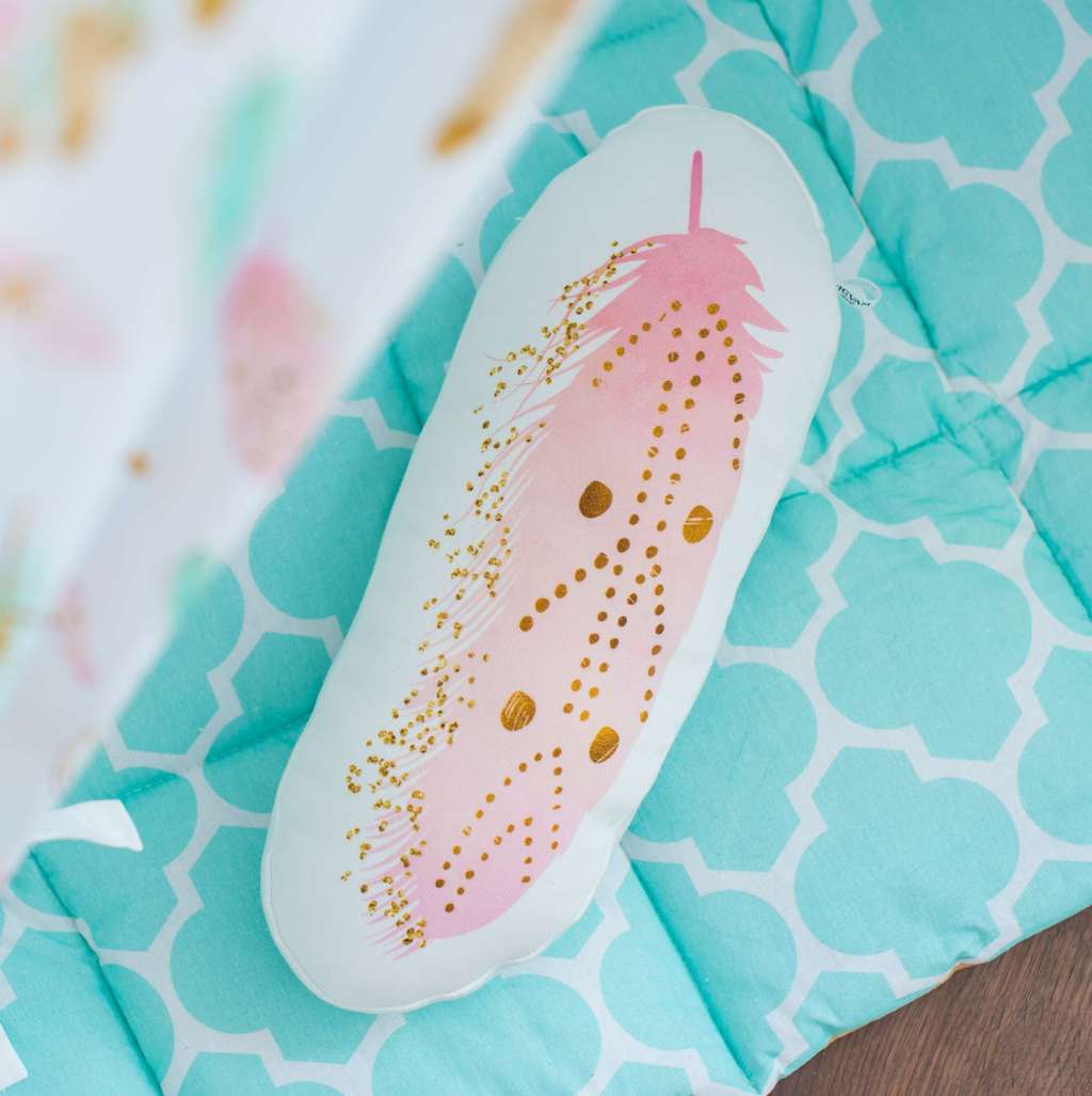 Игрушка-подушка "Пёрышко" розовое