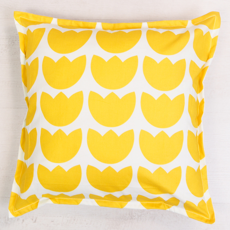 Подушка "Жёлтые тюльпаны"