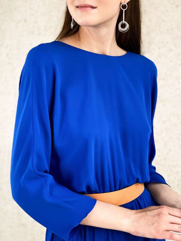 JUCCA Платье приталленного кроя с глубоким вырезом по спинке в цвете electric blue