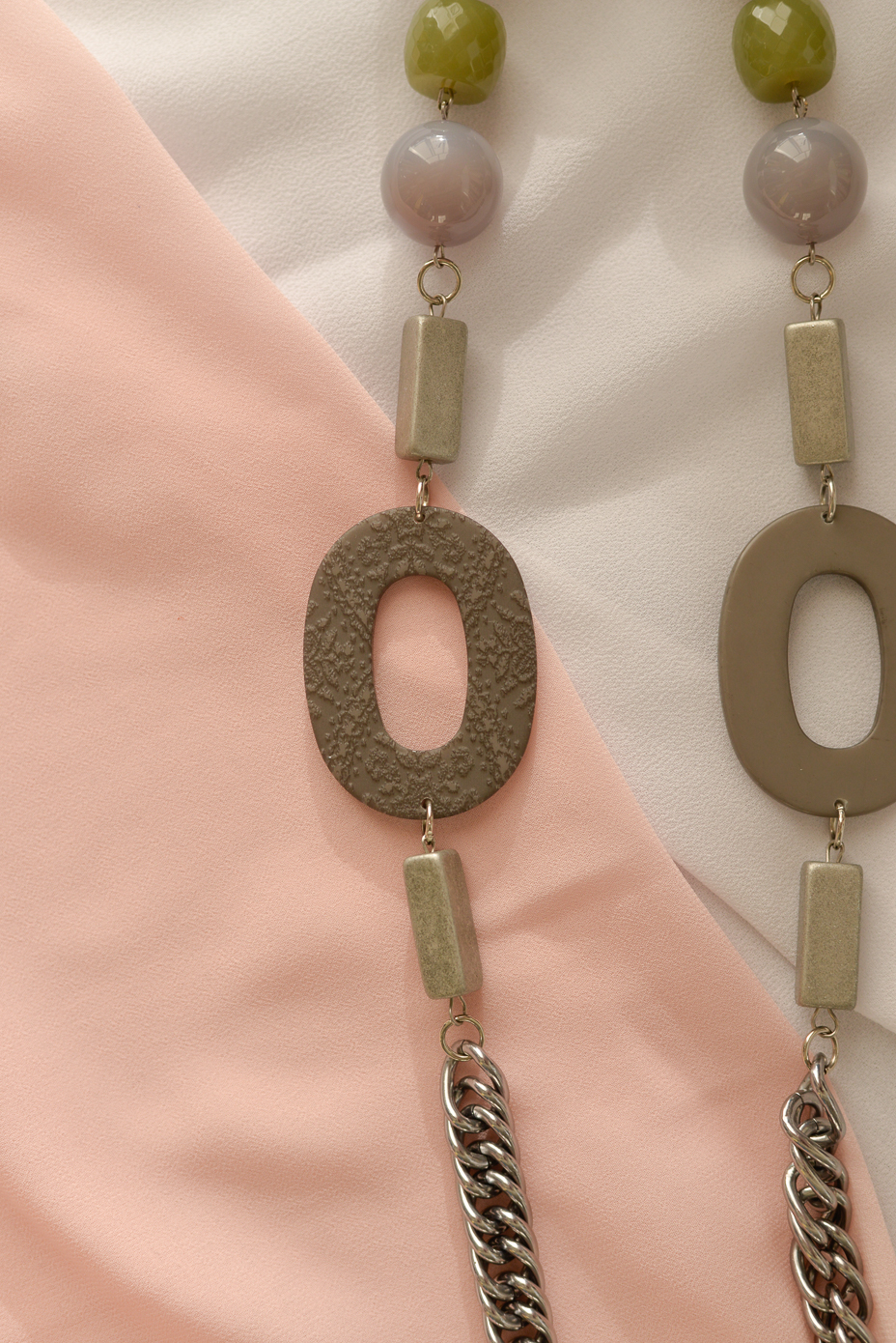 JOZICA  Массивное колье со вставками из круглых камней оттенка малахит