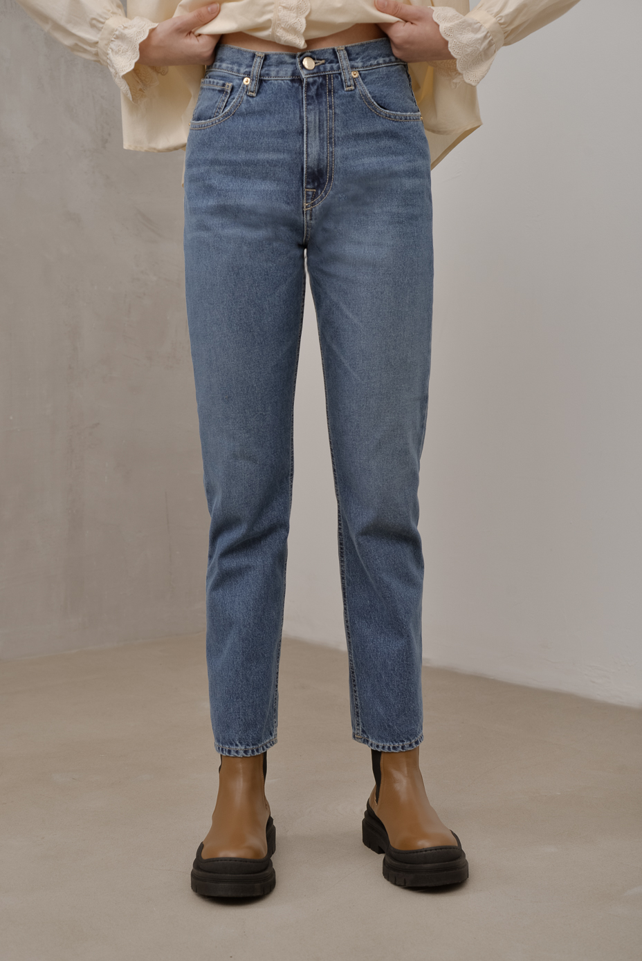 TRUE NYC Джинсы-сигареты ‘Jenny’ из плотного японского денима оттенка индиго