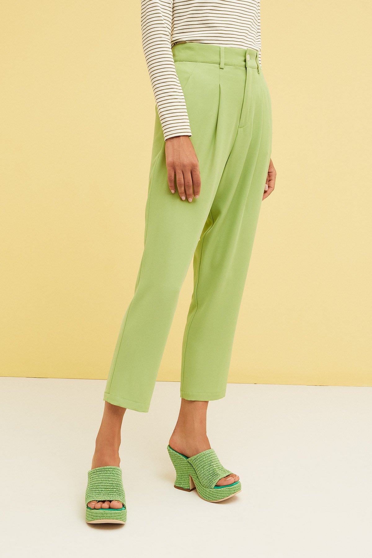 OTTOD’AME Брюки-бананы из струящейся вискозы в оттенке молодого горошка