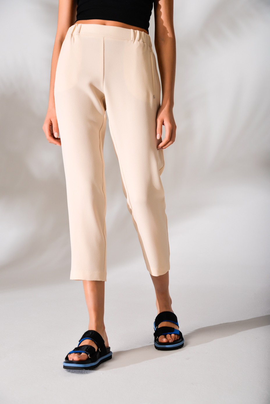 OTTOD’AME Брюки на мягком поясе в цвете экрю