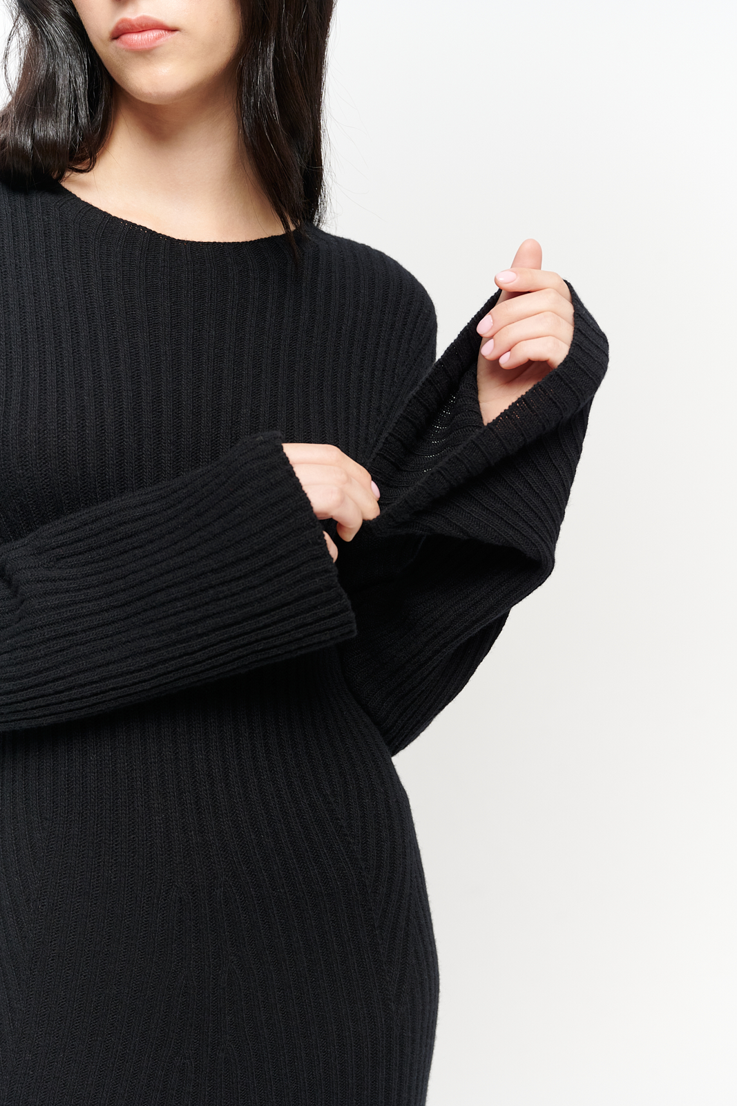 Roberto Collina Платье-свитер с рельефами и расклешенным и рукавами из премиальной шерсти