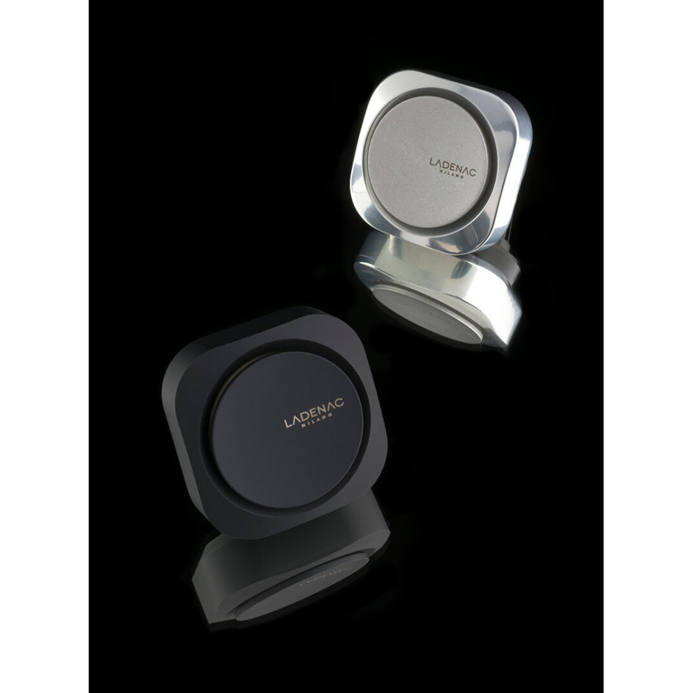 LADENAC Milano Диффузор для авто черный с набором из 4-х сменных блоков