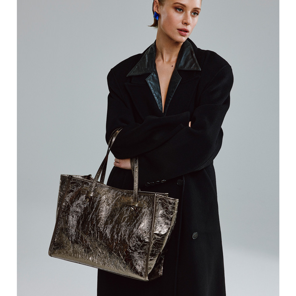 GIANNI CHIARINI Сумка-тоут MARCELLA из мятой кожи оттенка бронзы