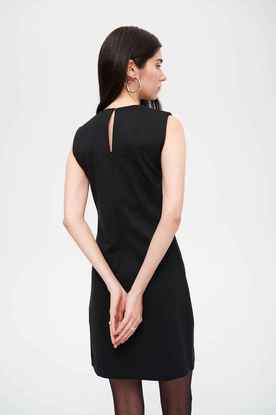 OTTOD'AME Платье длины мини из вискозы в черном цвете