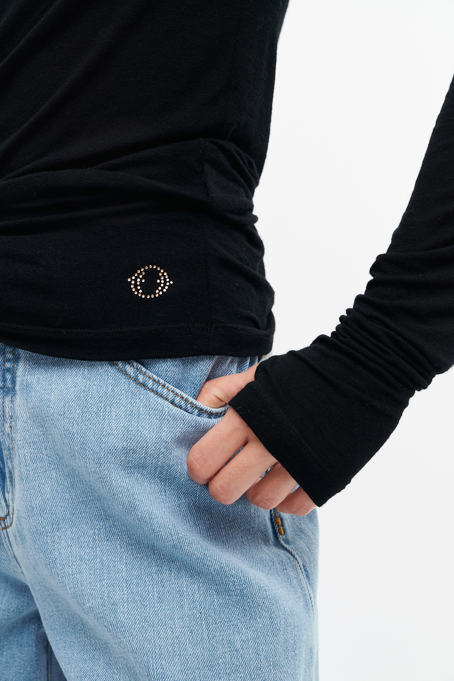 OTTOD'AME Водолазка из нежной вискозы в черном цвете