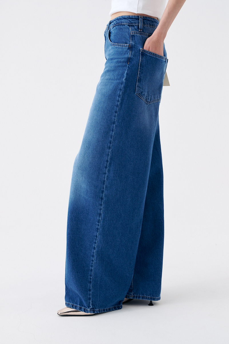 MERCÍ Джинсы свободного кроя MATILDA с легким сужением к низу из мягкого насыщенно-синего денима