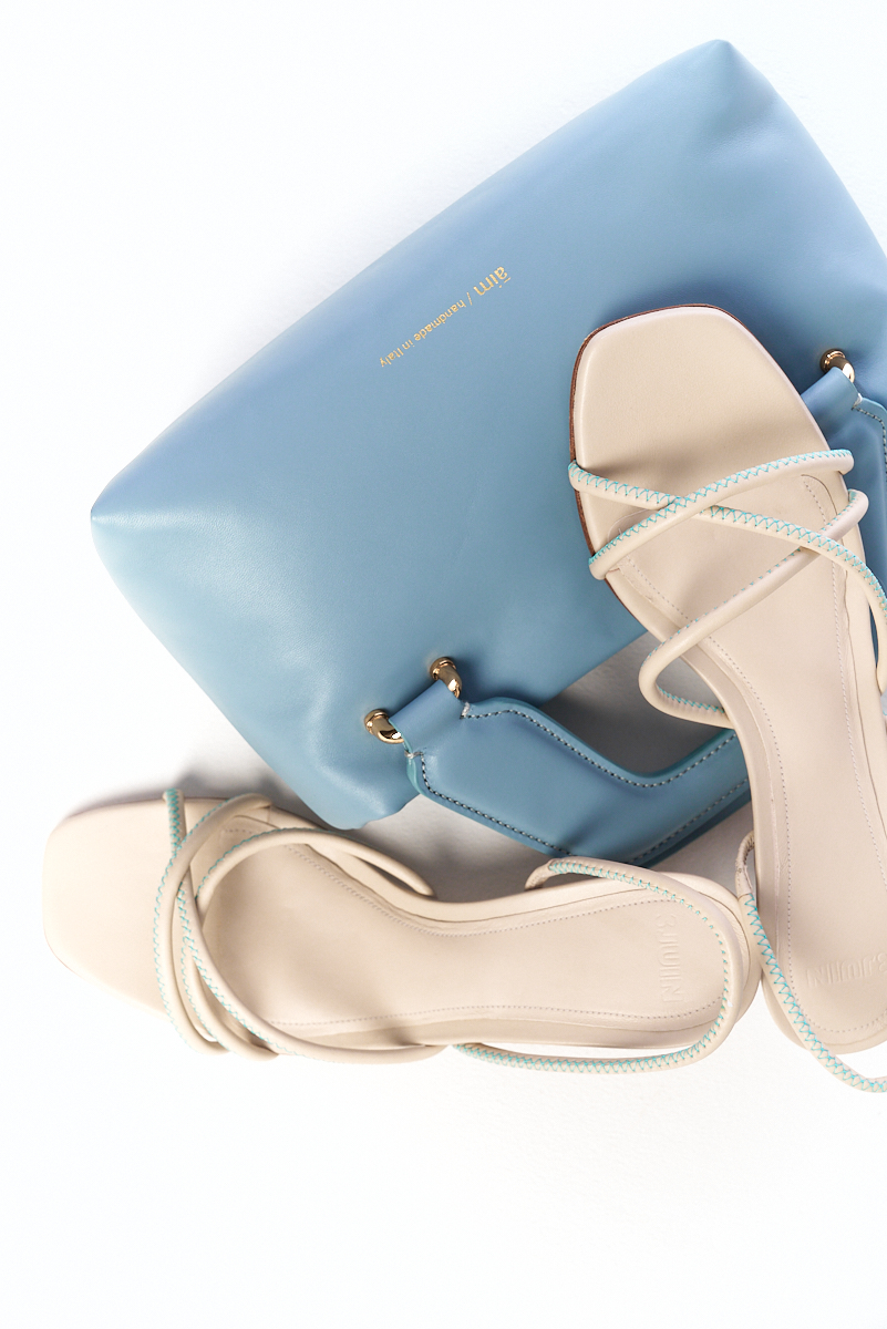 3JUIN Босоножки на каблуке kitten из кожи наппа оттенка топленого молока