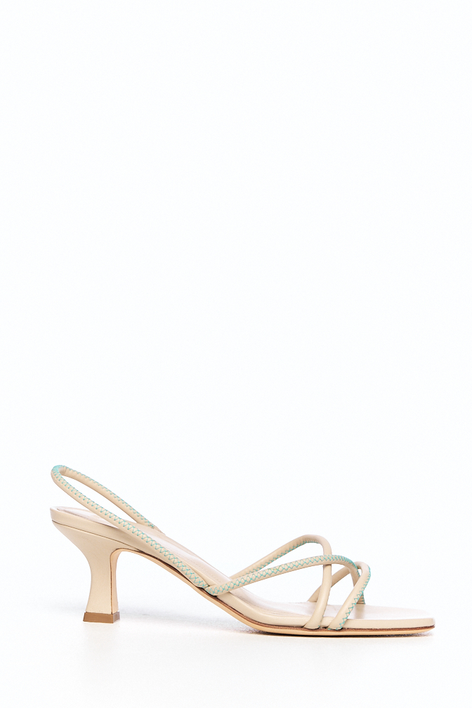 3JUIN Босоножки на каблуке kitten из кожи наппа оттенка топленого молока