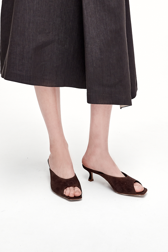 TELA Мюли из замши оттенка шоколада на каблуке kitten