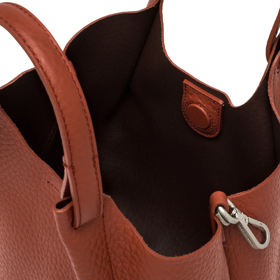 GIANNI CHIARINI  Сумка DUA из премиальной зернистой кожи кирпичного оттенка