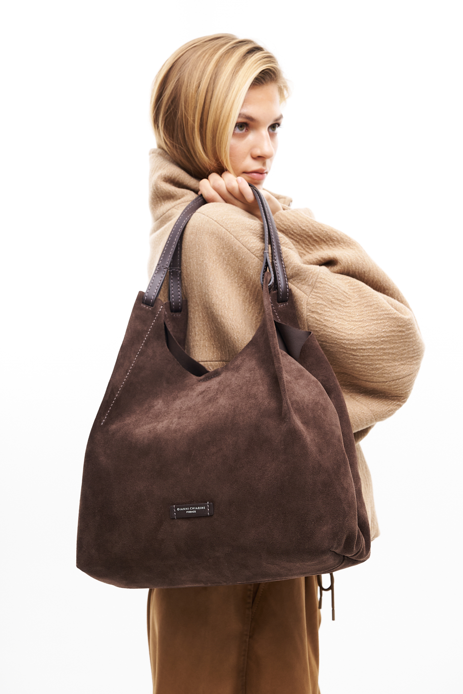 GIANNI CHIARINI Сумка DUA BIG из премиальной  бархатистой замши оттенка горького шоколада