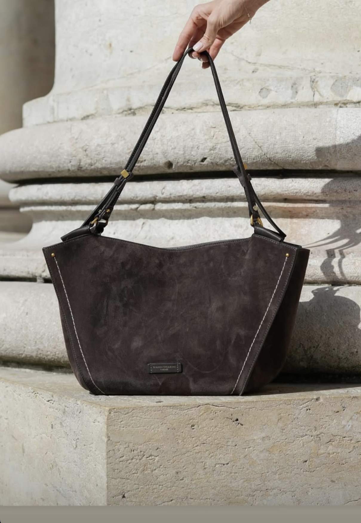 GIANNI CHIARINI Сумка BLOOM из замши оттенка горького шоколада