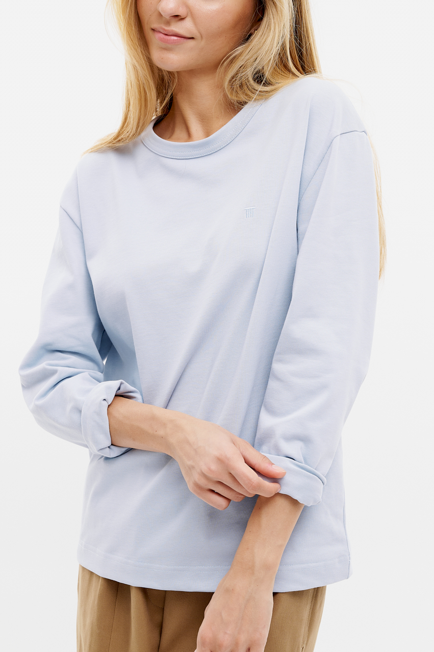 TELA Лонгслив из органического хлопка нежно-голубого цвета