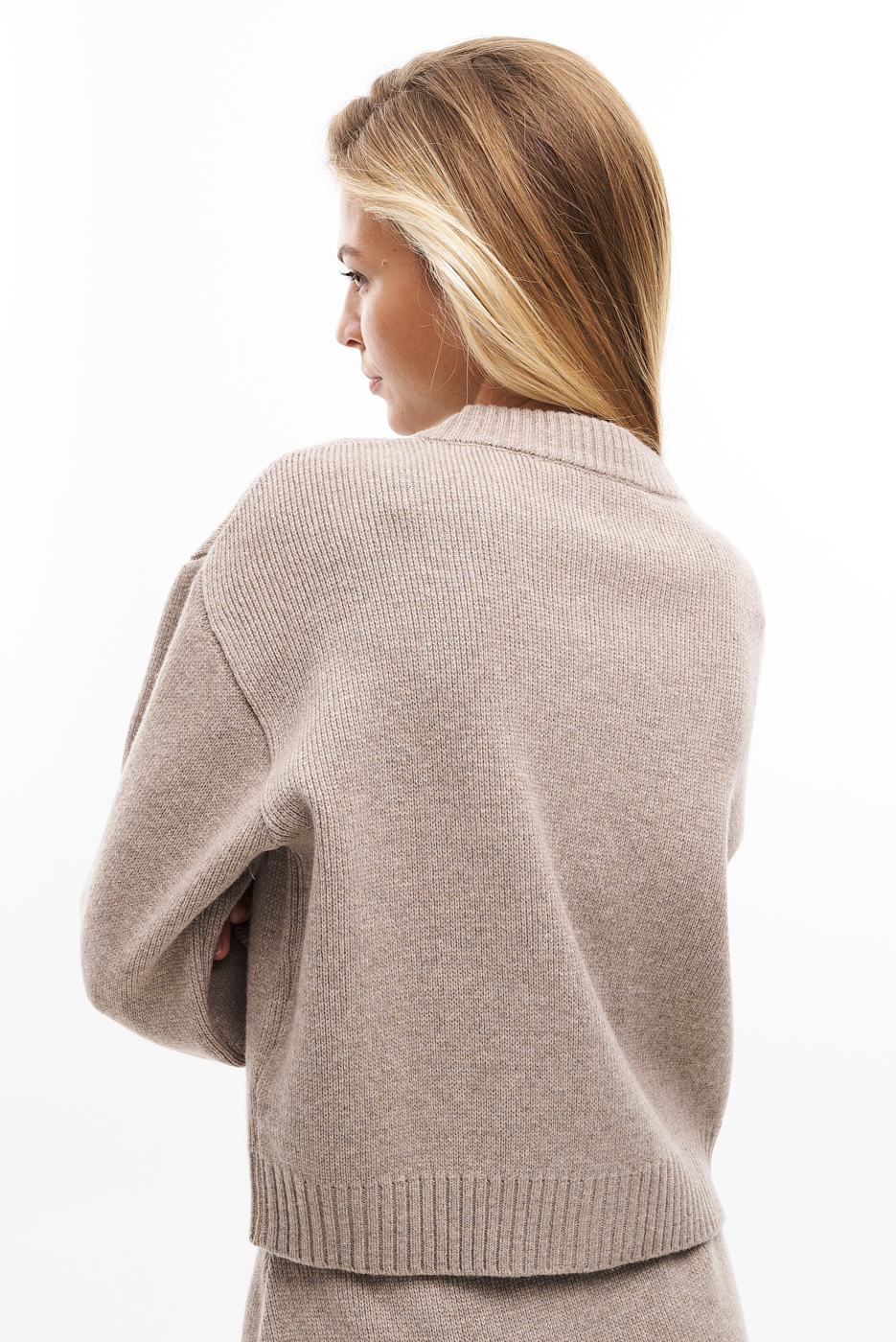 TELA Кардиган свободного кроя с накладным карманом из премиальной шерсти оттенка тауп