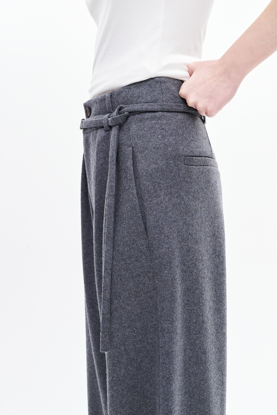 TELA Брюки barrel fit из джерси оттенка серого меланжа