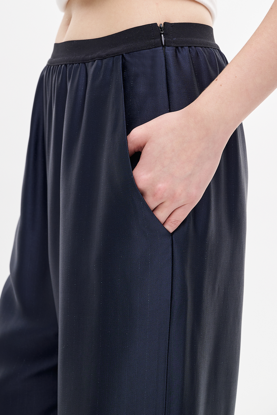 TELA Брюки STORMO из атласного шелка оттенка royal blue