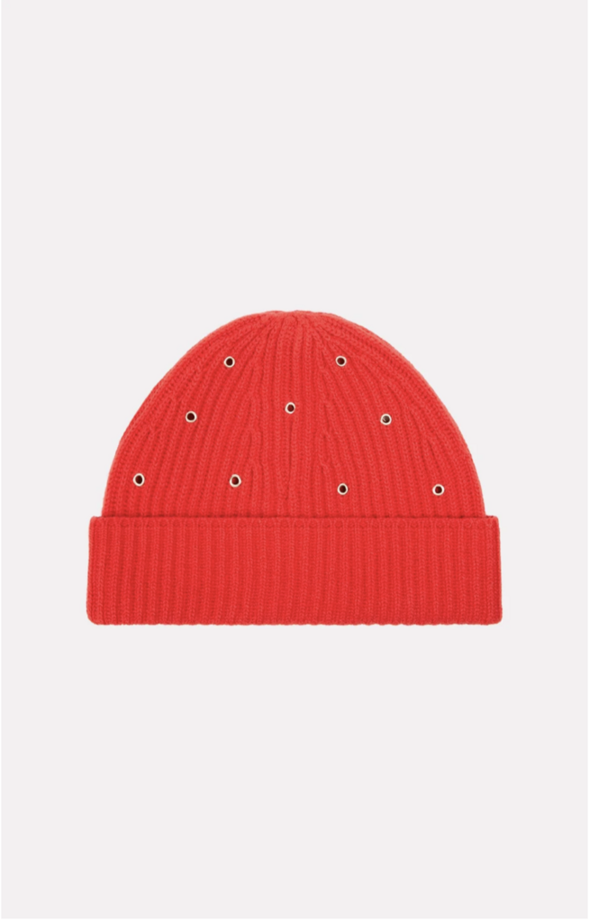ROSEANNA Шапка BEANIE из бленда шерсти и кашемира оттенка rouge декорированная металлическими люверсами