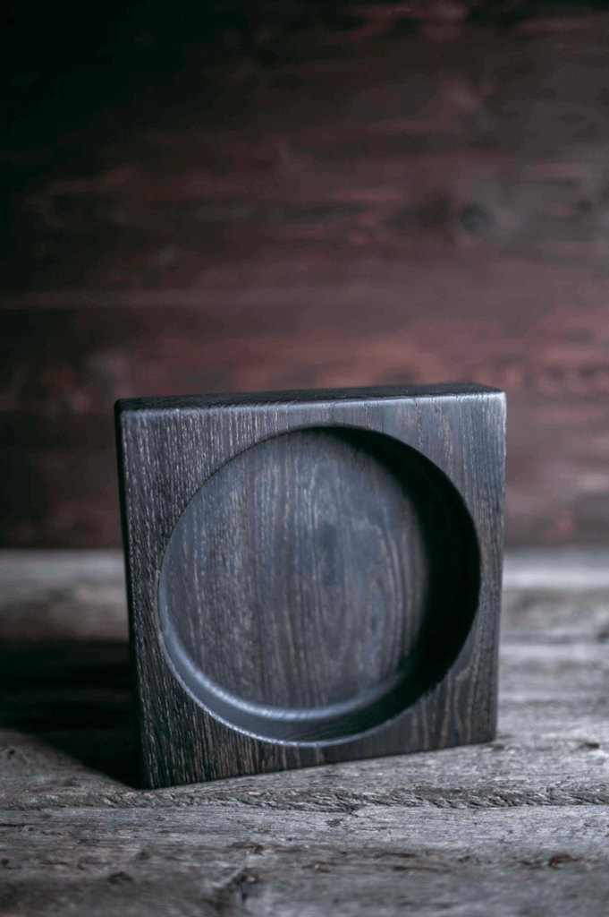 Плошка темная квадрат