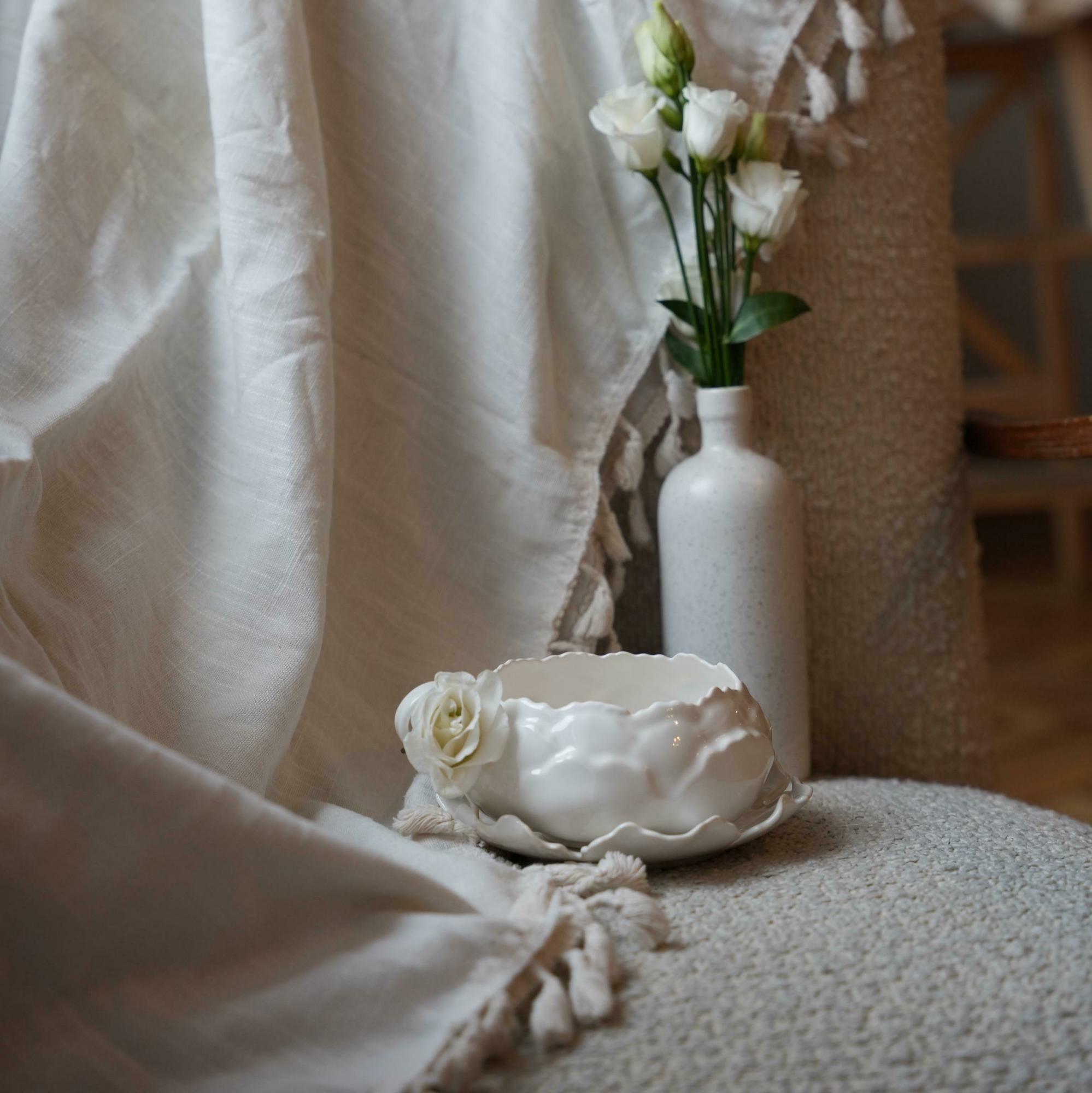 Чашка с блюдцем Пион белая