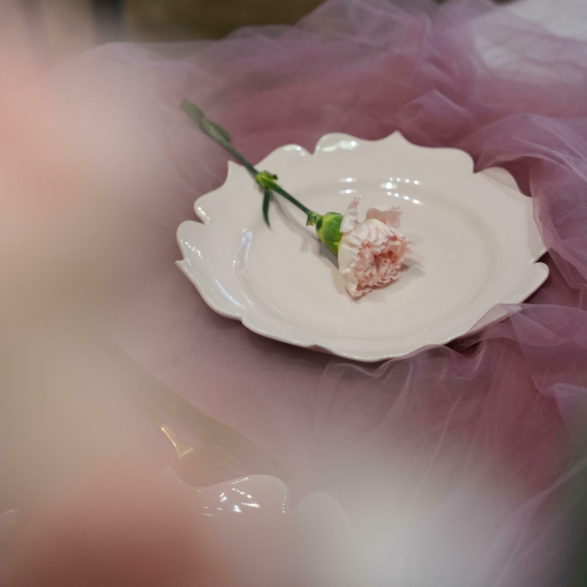 Тарелка Лотос розовая 23 см