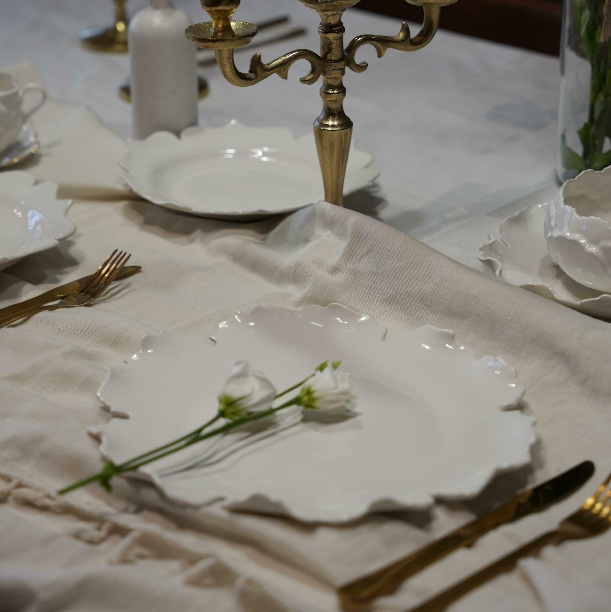 Блюдо Пион белое 28 см