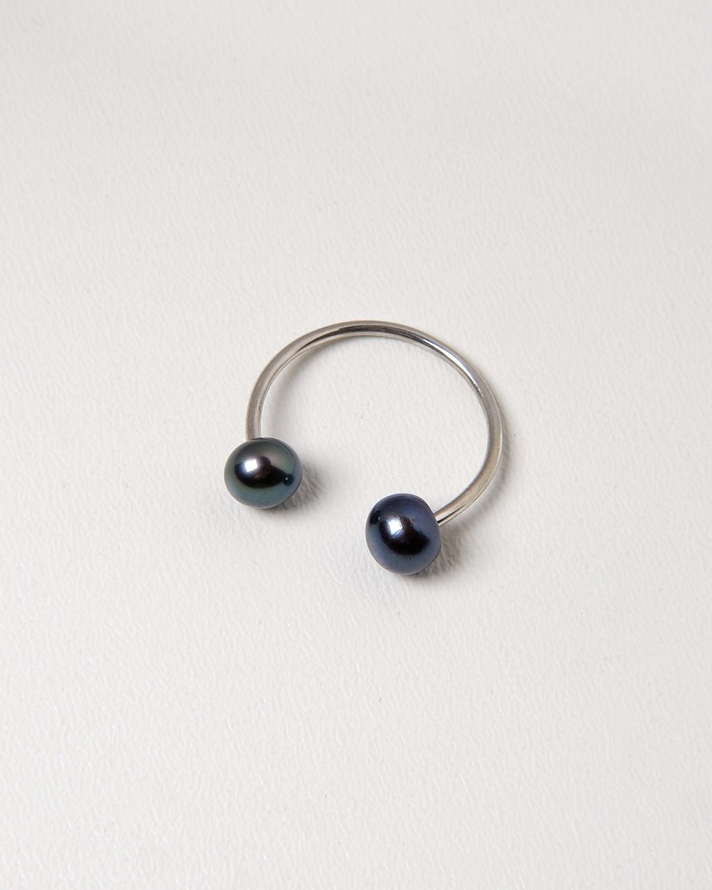Pearls | открытое кольцо c чёрным жемчугом