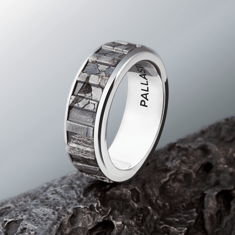 Кольцо с метеоритом "Track"