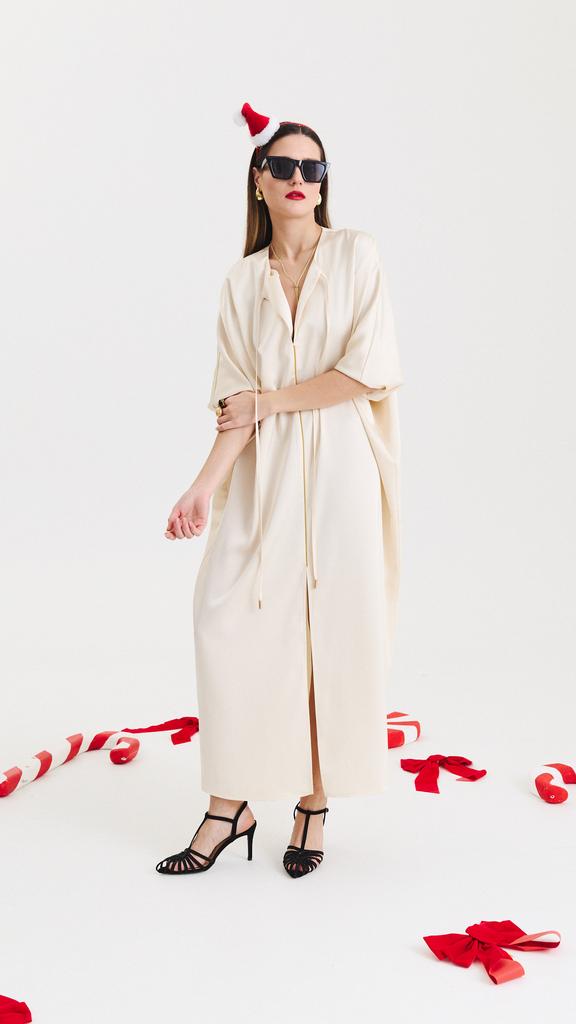 платье свободное с вырезом