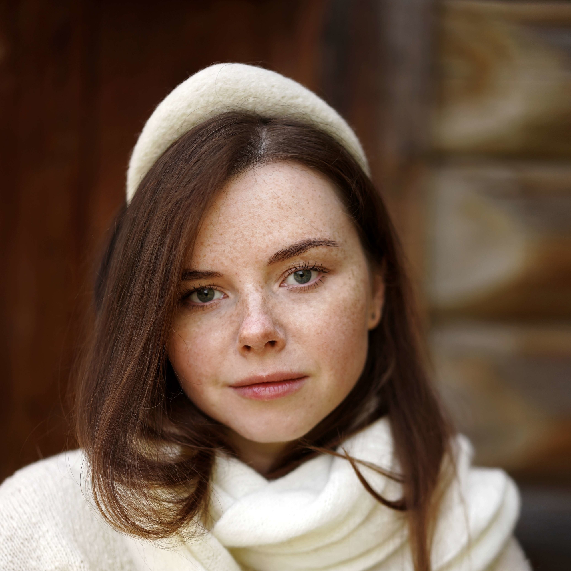 Ободок-кокошник молочный