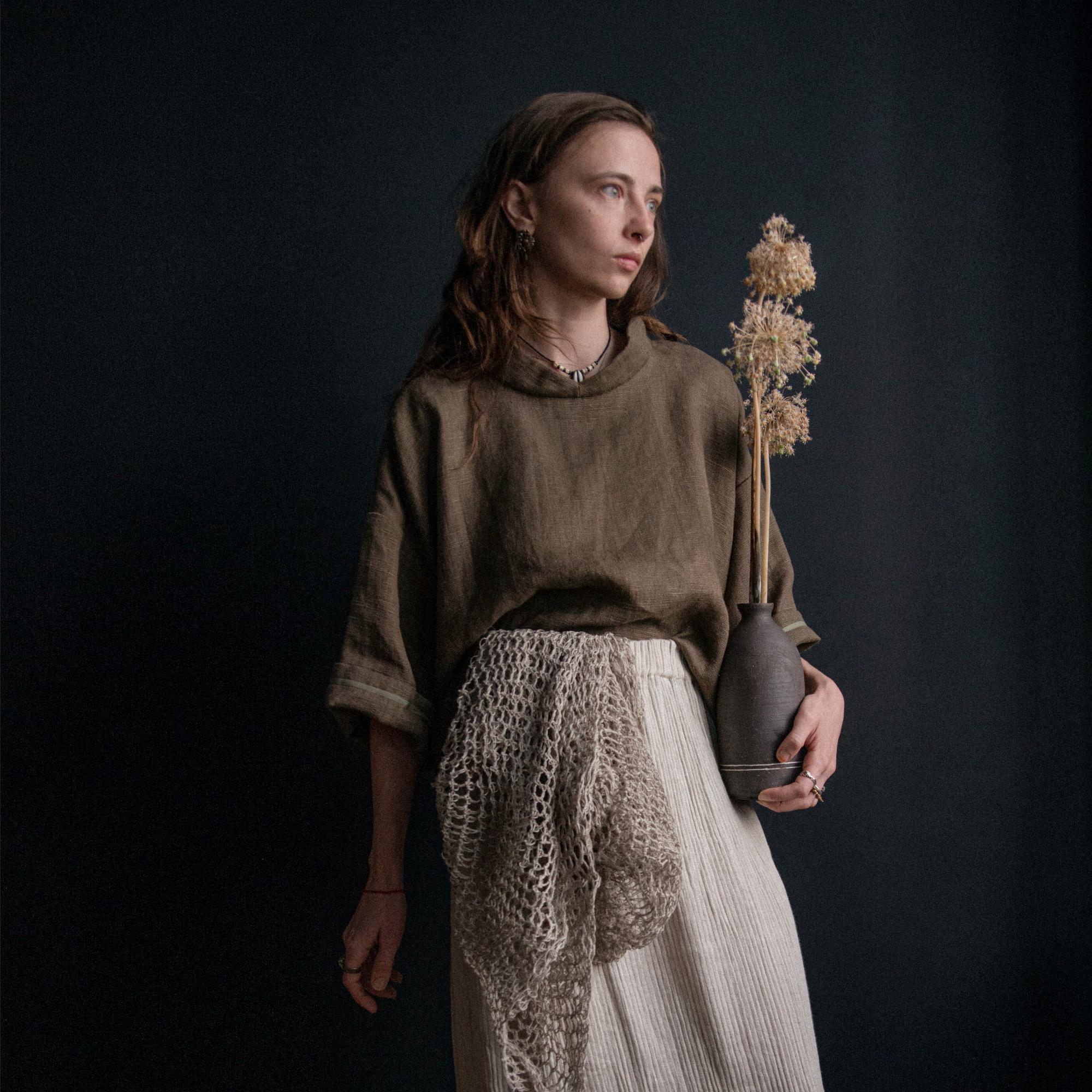 Короткий топ с воротничком, табачный