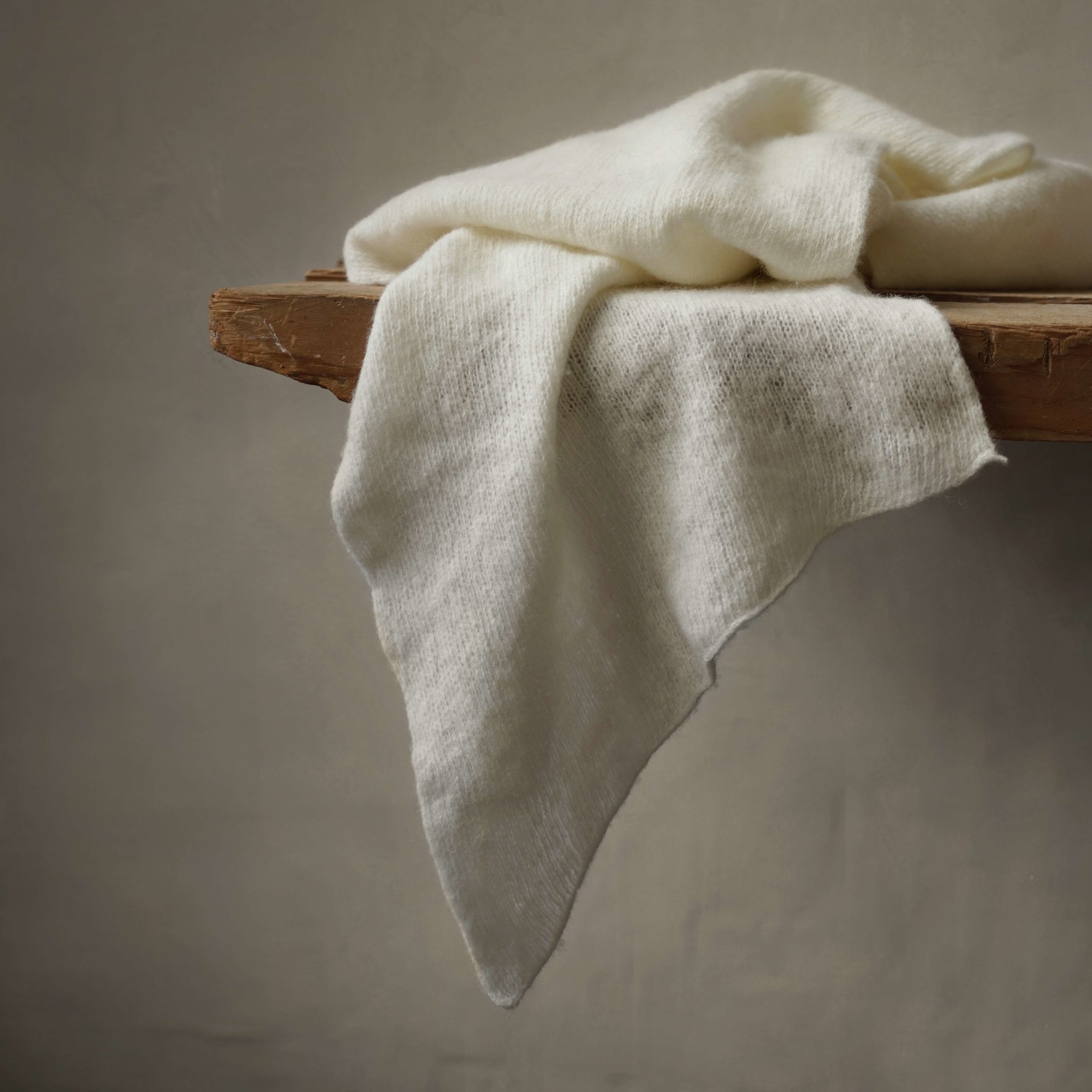 Шарф "Ласточка", молочного цвета