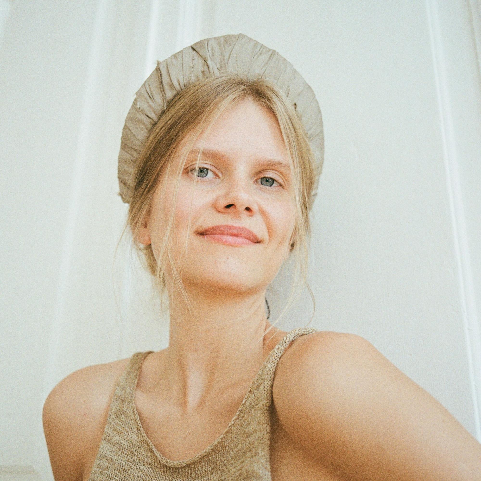 Кокошник серо-бежевый