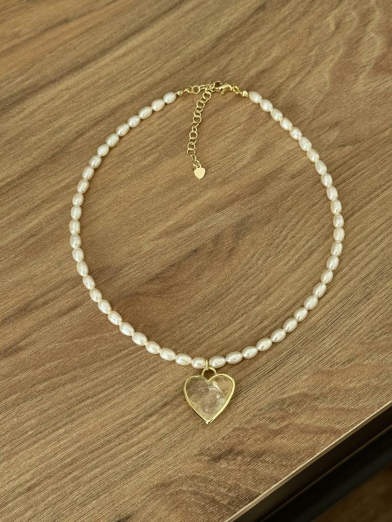 Чокер из натурального жемчуга с подвеской из горного хрусталя