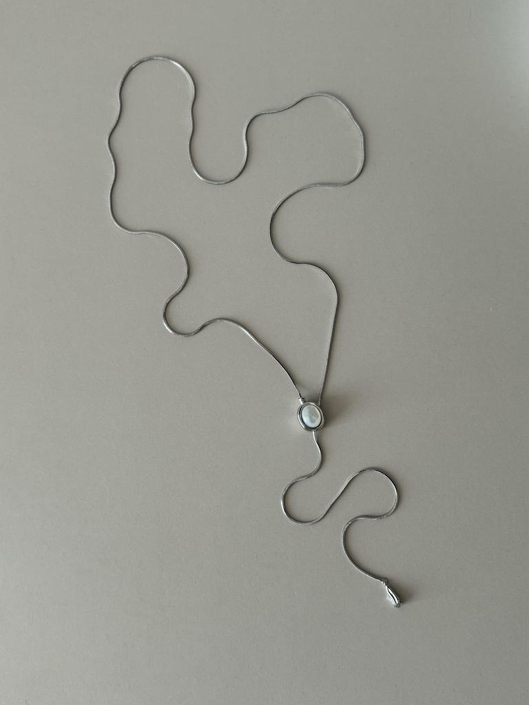 Колье-галстук с перламутром silver