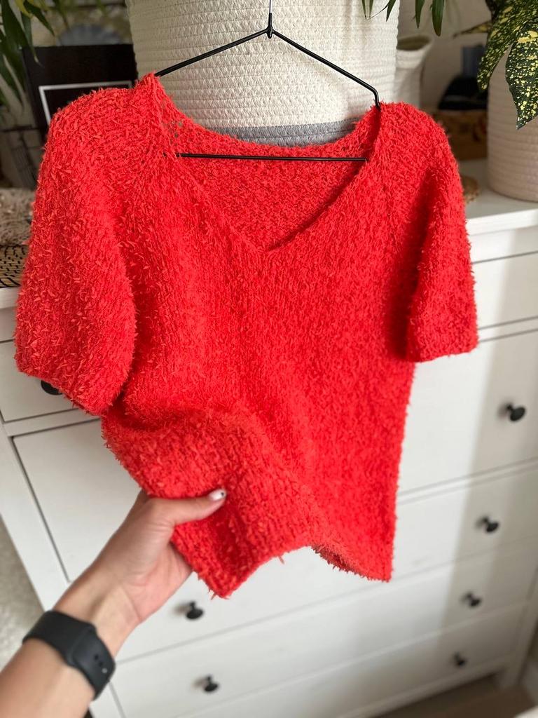 Футболка Бантики с V-вырезом