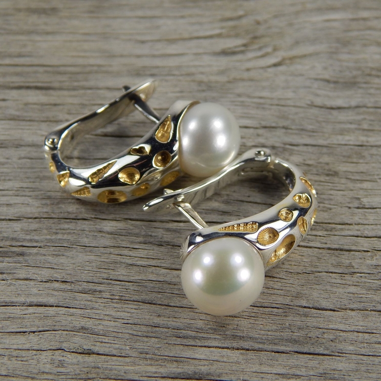 Серебряные серьги с жемчугом.