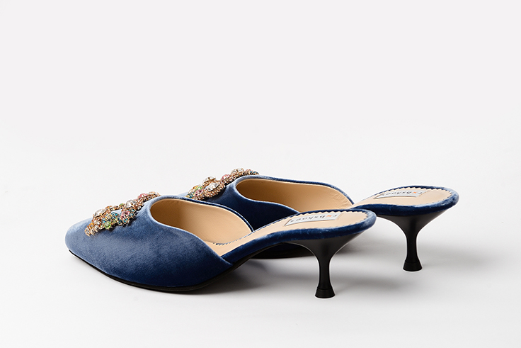 Мюли из бархатные синие с брошью