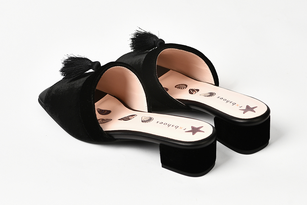 Мюли из черного бархата с кисточками "Элегия"