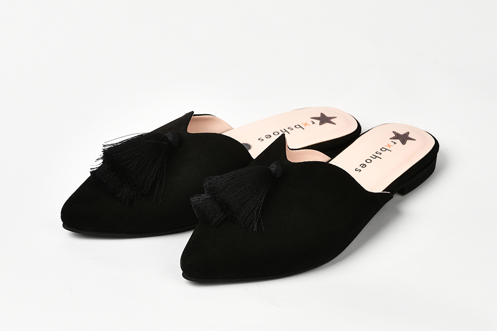 Мюли из замши черные с кисточками "Каскад"