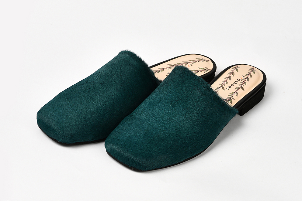 Мюли из пони изумрудного цвета