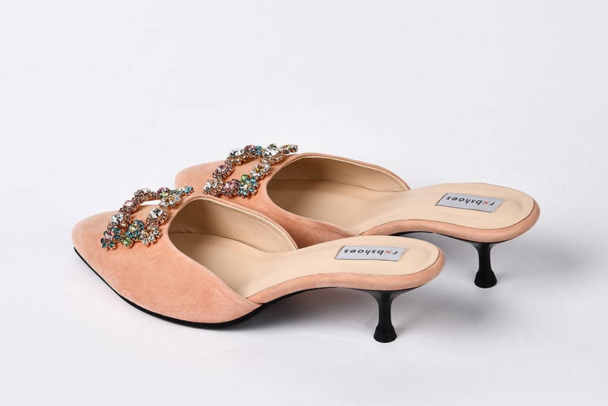 Мюли из замши персиковые с брошью