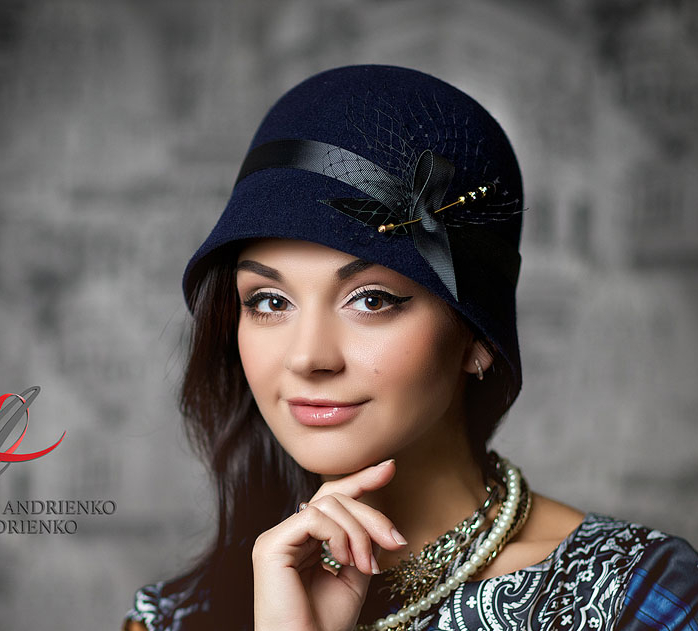 Шляпа, шляпка, стильна шляпа, головной убор, ручная работа, женский головной убор, фетр, шляпка из фетра, осенняя шляпка, зимняя шляпка, шляпка на осень, ретро шляпка, классическая шляпа, женская шляпа, клош, шляпка клош, вуаль, синяя шляпка, Анна Андриенко, шляпная булавка