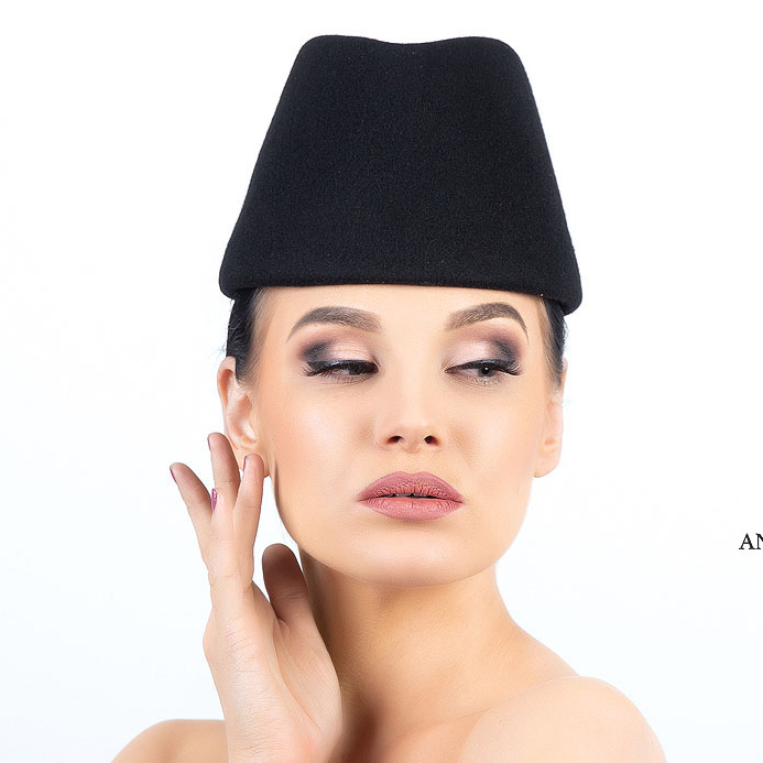 Модная фетровая  шляпка пилотка черного цвета из фетра