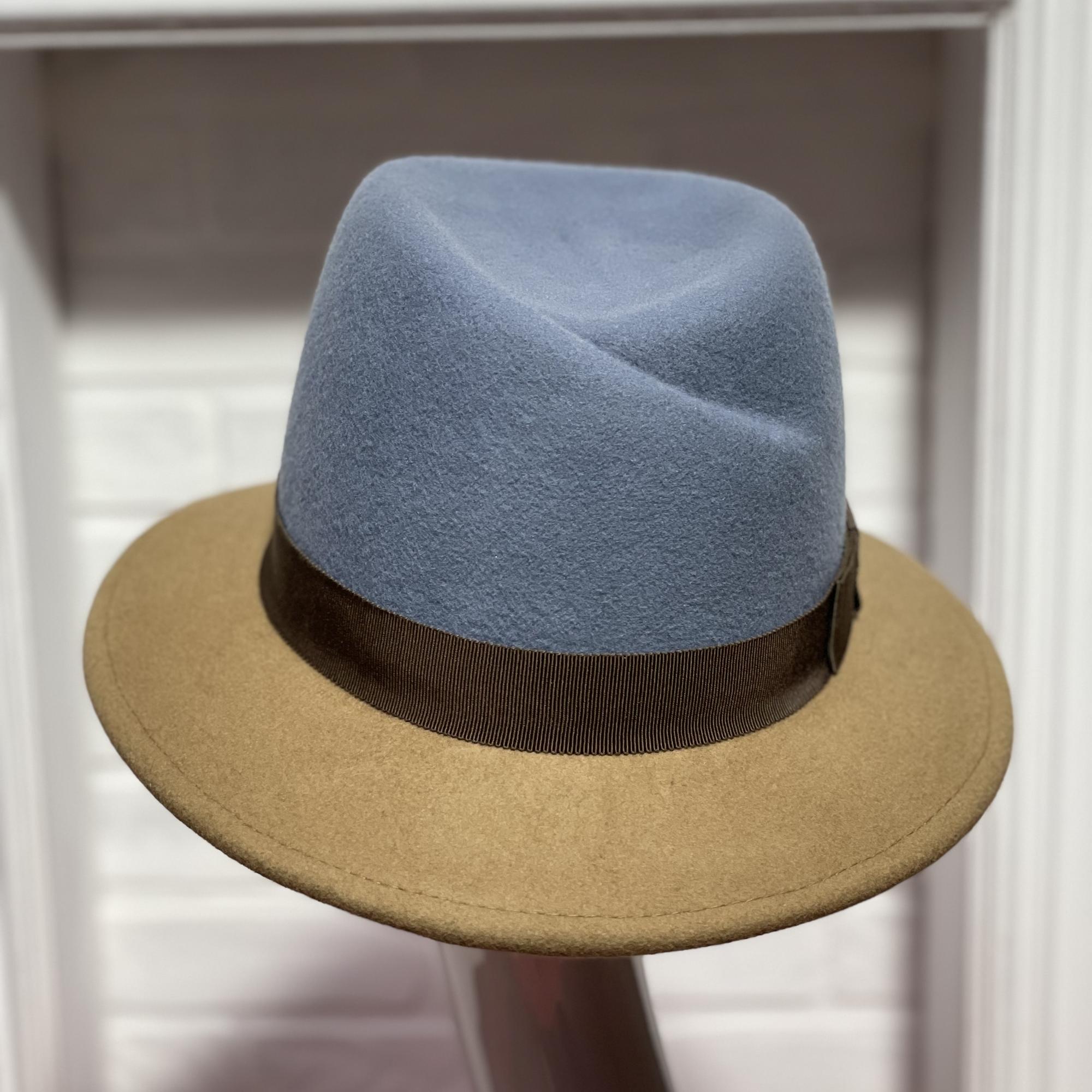 двухцветная шляпа, купить шляпу, купить фетровую шляпу, купить женскую шляпу, модная шляпа, голубая шляпа, коричневая шляпа, классическая шляпа, шляпа с полями, весенняя шляпа, осенняя шляпа, зимняя шляпа